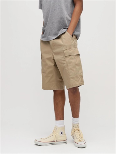 KHAKI /  L  の画像
